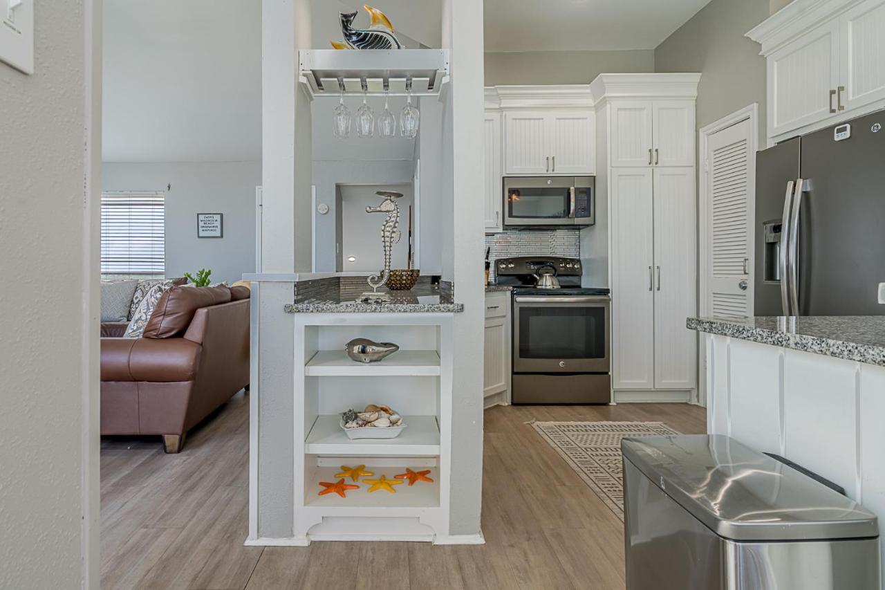 Hot Tub - Ocean Views - Steps To Private Beach - Quiet Location Galveston Exteriör bild