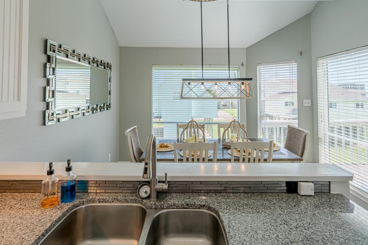 Hot Tub - Ocean Views - Steps To Private Beach - Quiet Location Galveston Exteriör bild